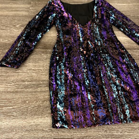 EUC Dress the Population Lola Sequin Mini Dress Sz M Long Sleeve Scoop Back NYE - Picture 15 of 16